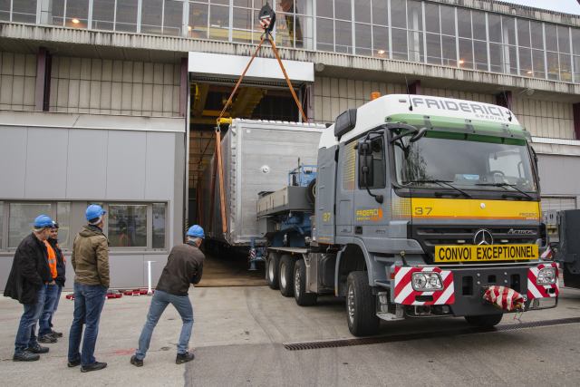 ICARUS cryostat and detector finally reunited