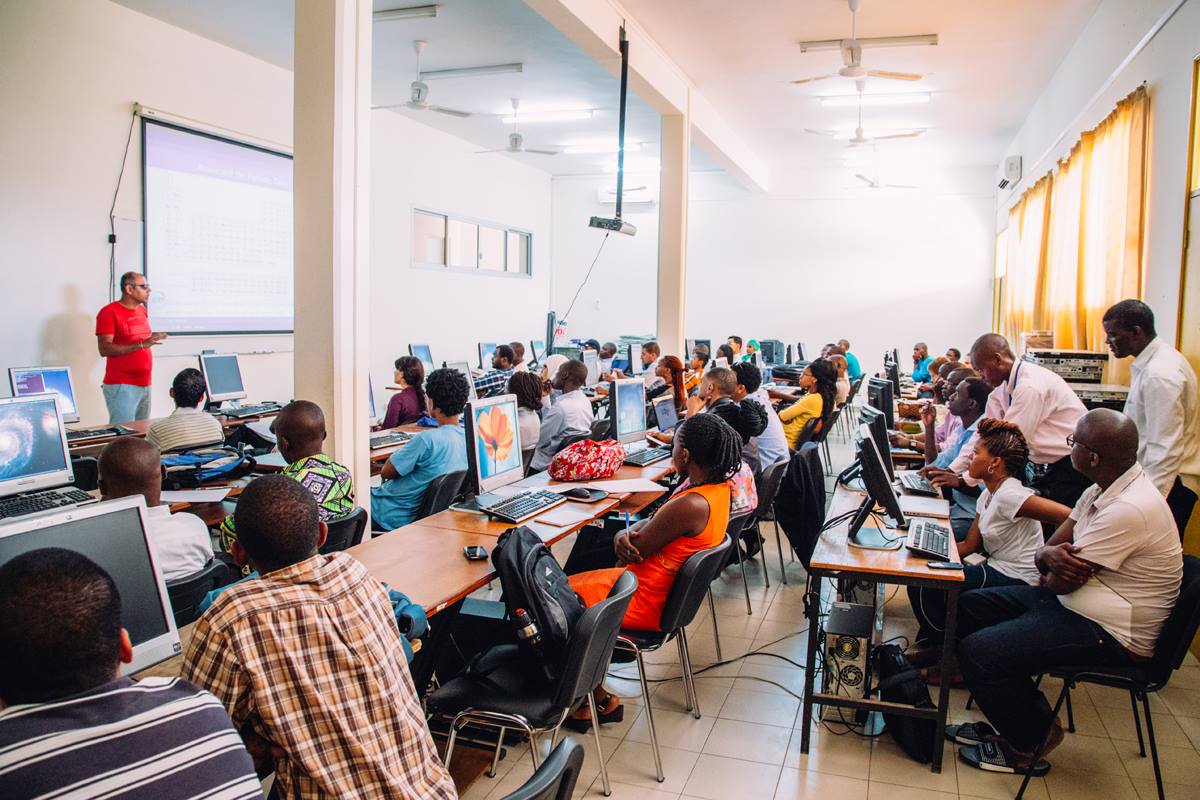 Physics training in Senegal