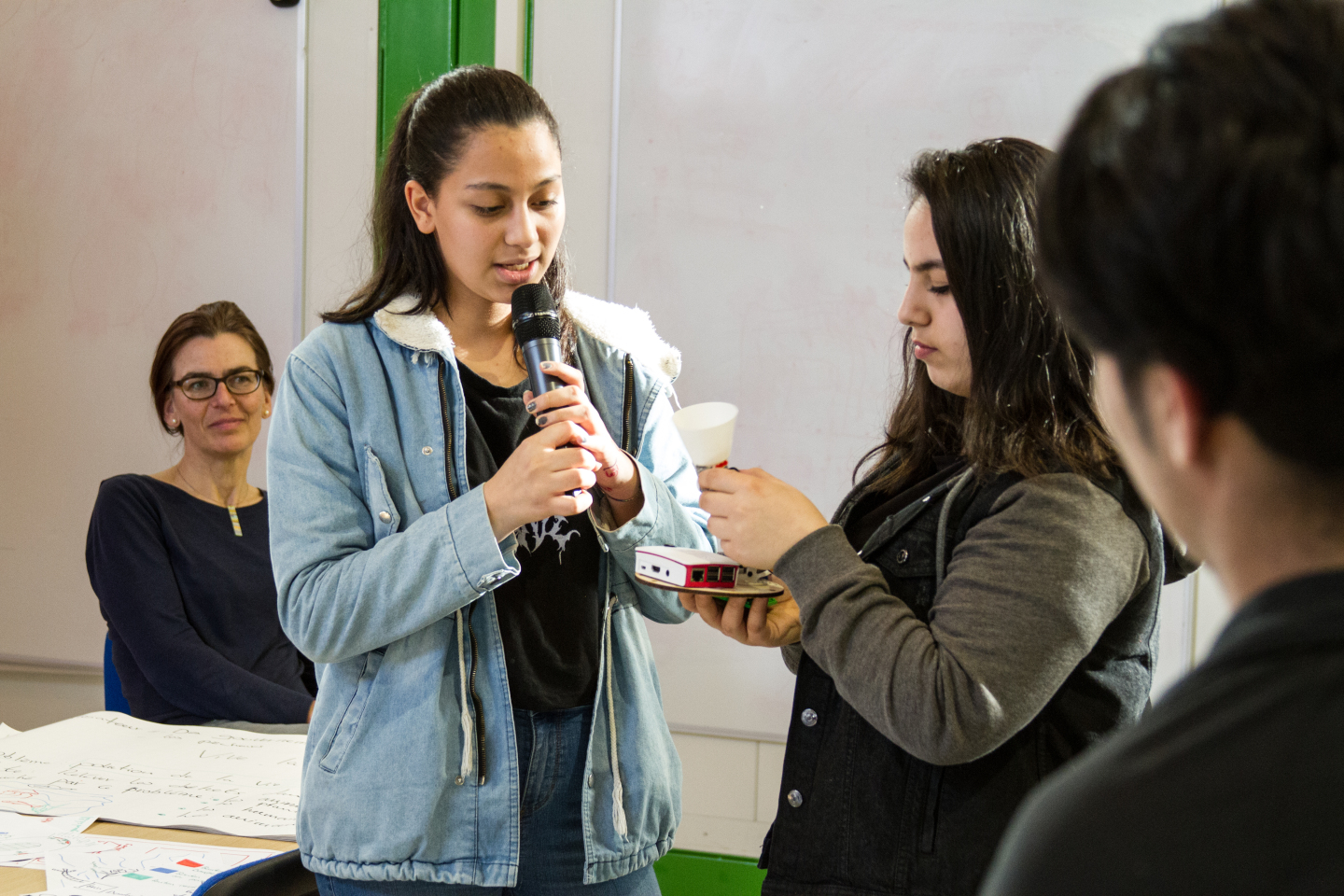 Young refugees perform rapid-prototyping at CERN