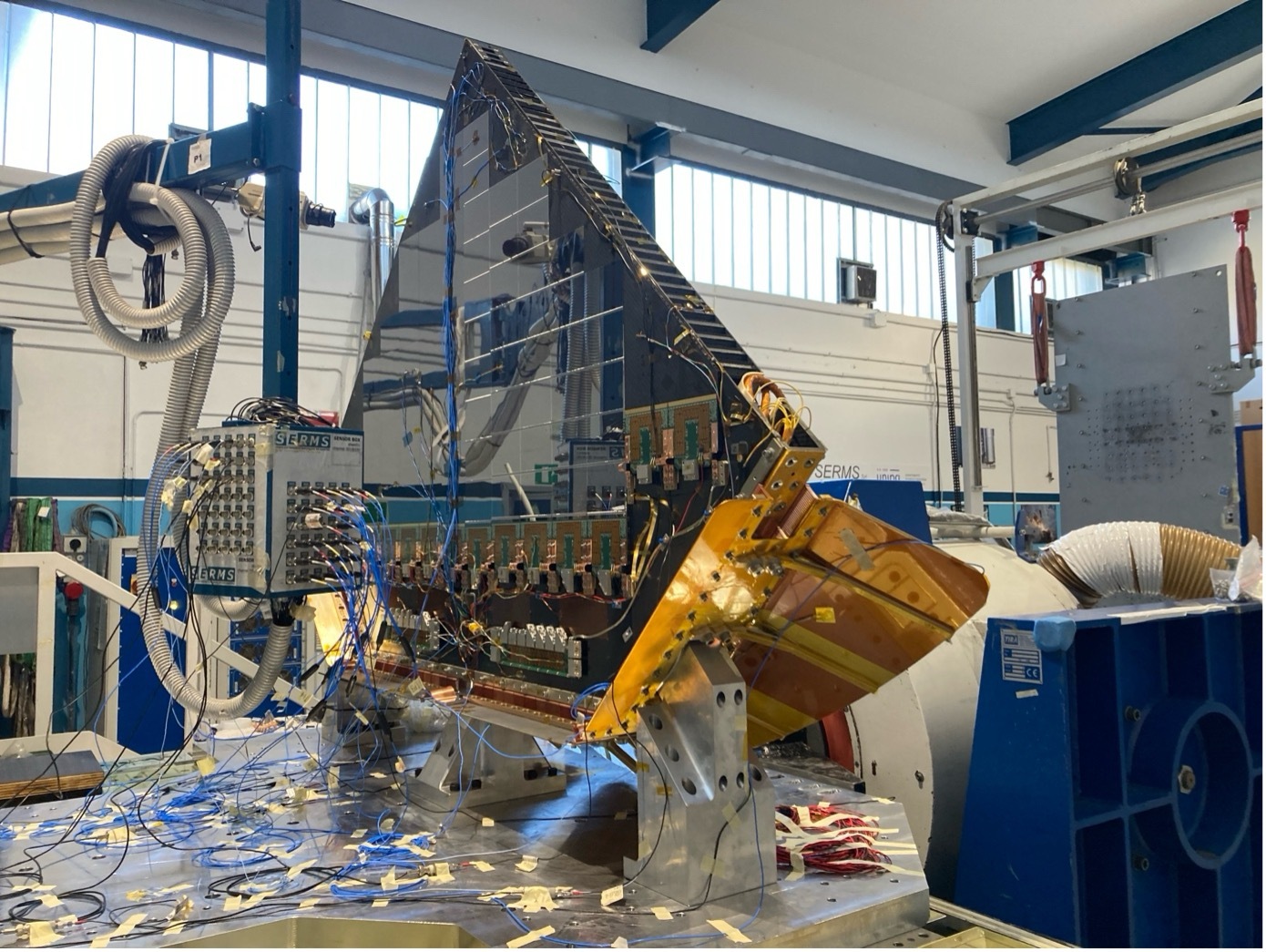 A quarter plate for the new tracking layer goes through a vibrational test at INFN Perugia (Image: Corrado Gargiulo/INFN)