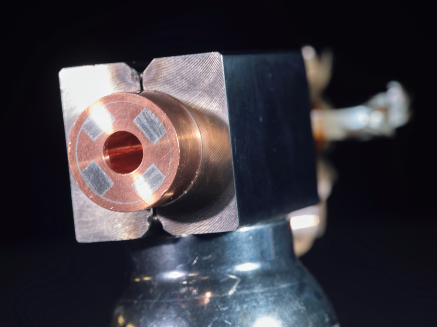 A high-temperature superconducting cable