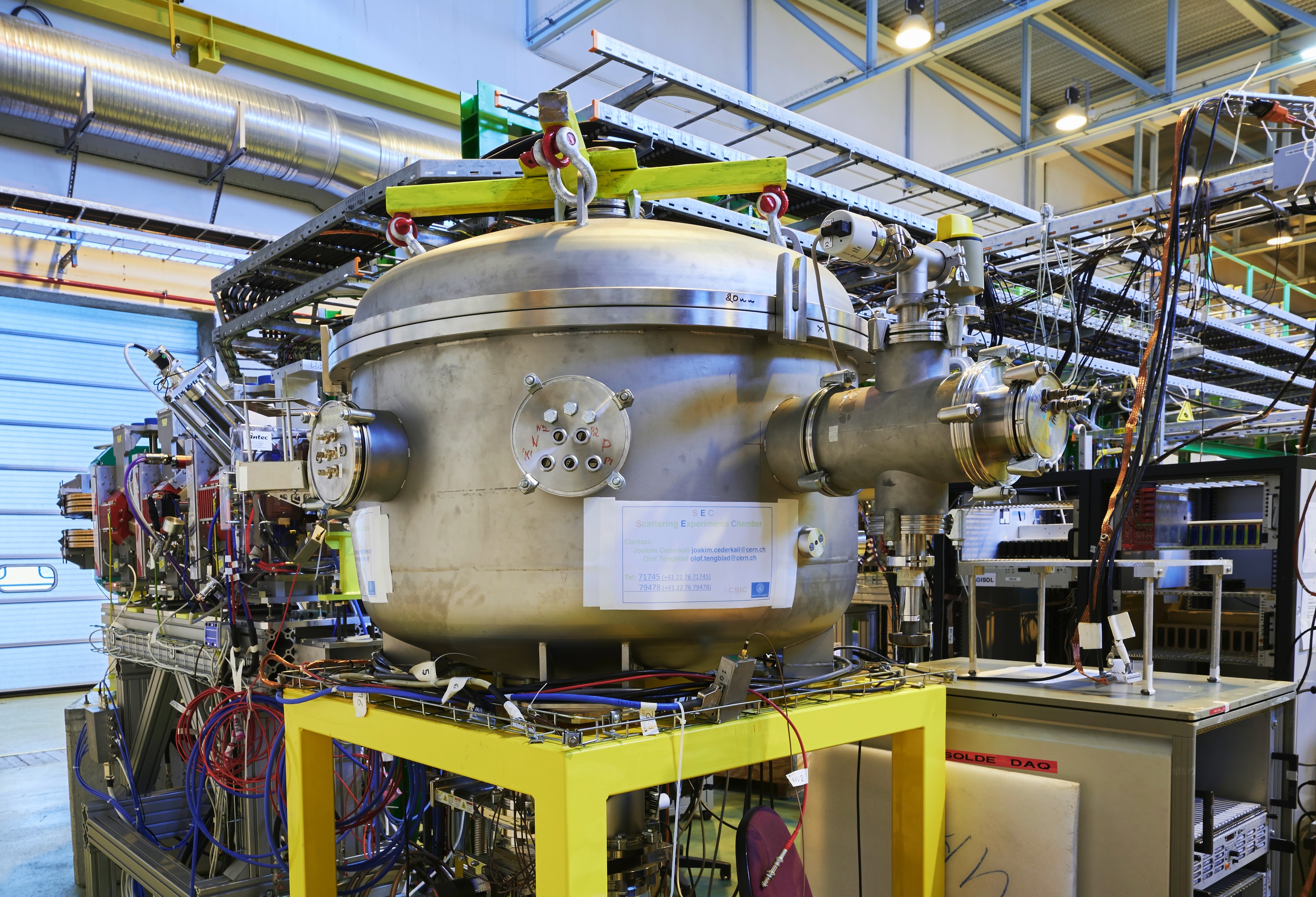 Shows the SEC chamber in the ISOLDE facility