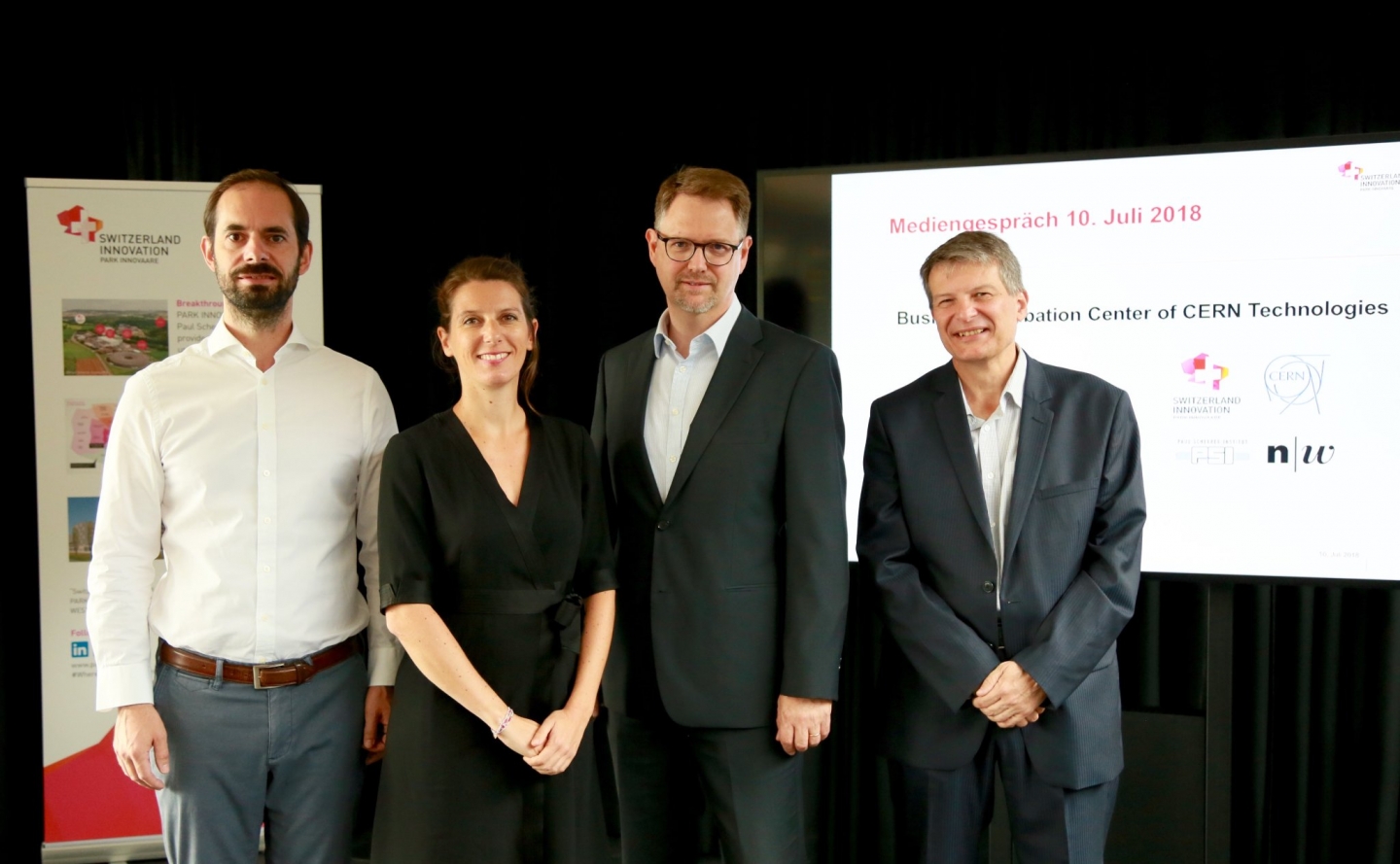 Photo de quatre personnes 