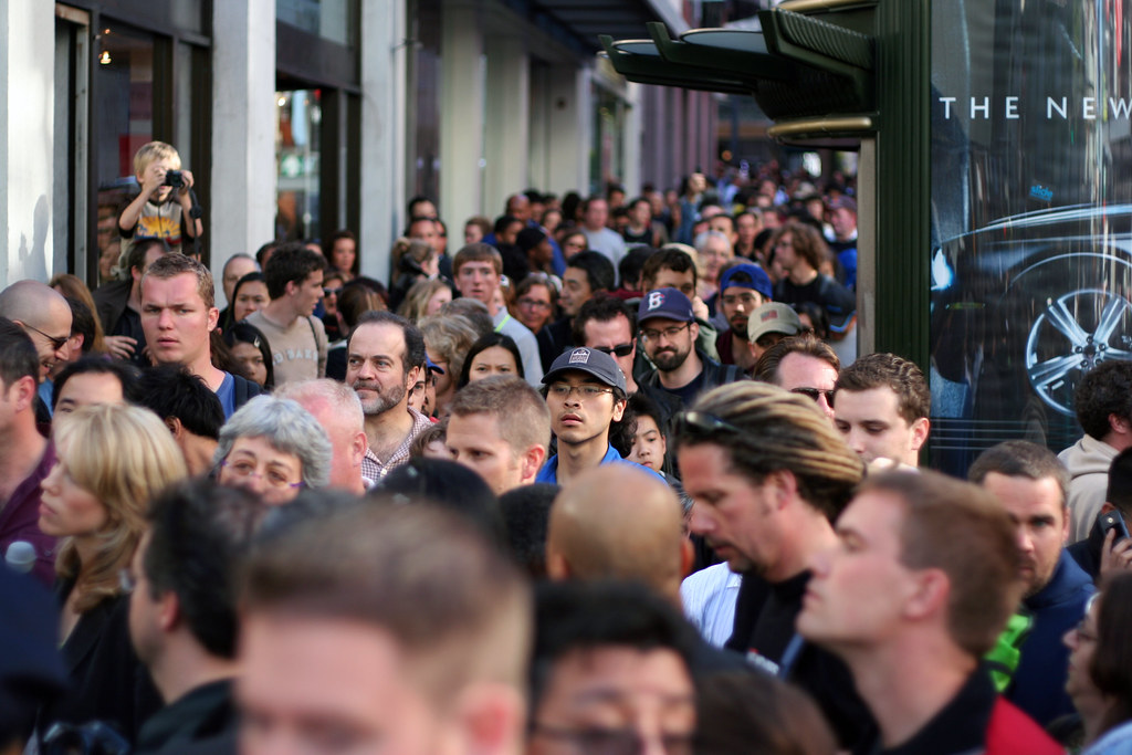 "Crowd down Stockton street" by niallkennedy is licensed under CC BY-NC 2.0